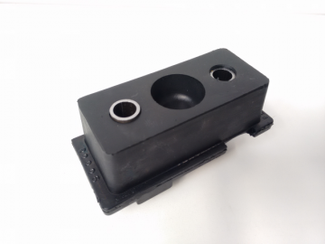 Coxim de fixação inferior do radiador - Volvo FH (R-2226). <BR><a href='ver_produto?Cod=382#titulo' class='btn btn-theme'>ver</a>