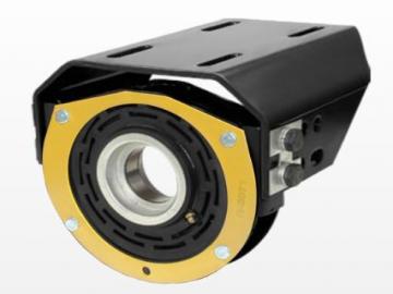 com regulagem para ajuste de comprimento e ângulo do eixo cardan, com rolamento Ø interno 55 mm, com bico graxeiro e pista de vedação do retentor. <BR><a href='ver_produto?Cod=480#titulo' class='btn btn-theme'>ver</a>